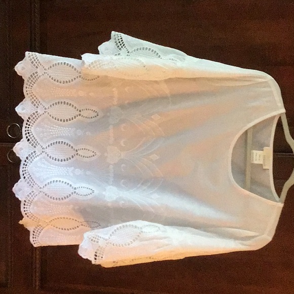 NWOT white 100% cotton top with beautiful cut work design. Size 10 - Picture 1 of 6